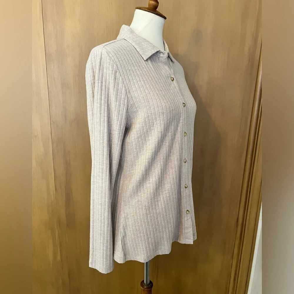 Lands’ End women’s Long Sleeve Wide Rib Button Front Polo, small, NWOT - Picture 2 of 12